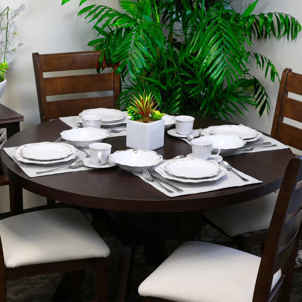 White 20-Piece Dinnerware Set O40824