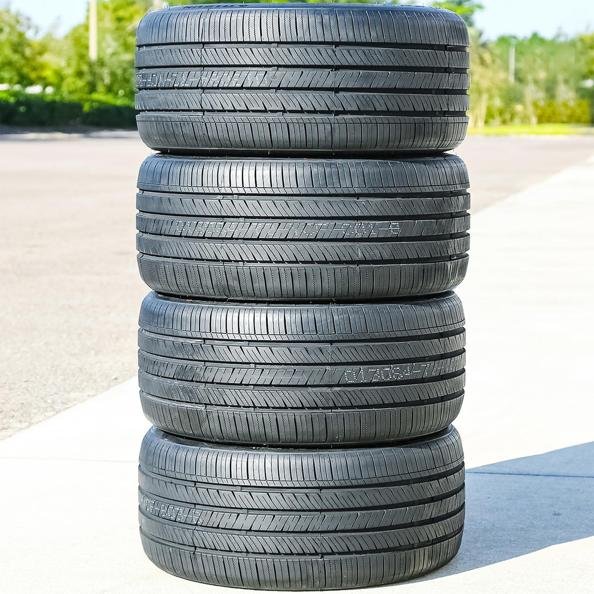 235/40ZR18 95W XL All Season Passenger Tire Z621473